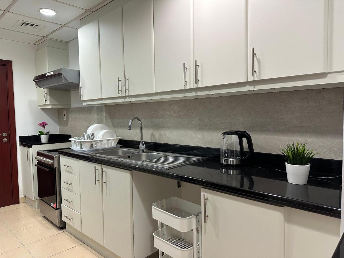 Moonlight Hostel Jbr - 2Min Walk To Jbr Beach - Gym - 2Min Metro Station - Poll Dubai Eksteriør bilde