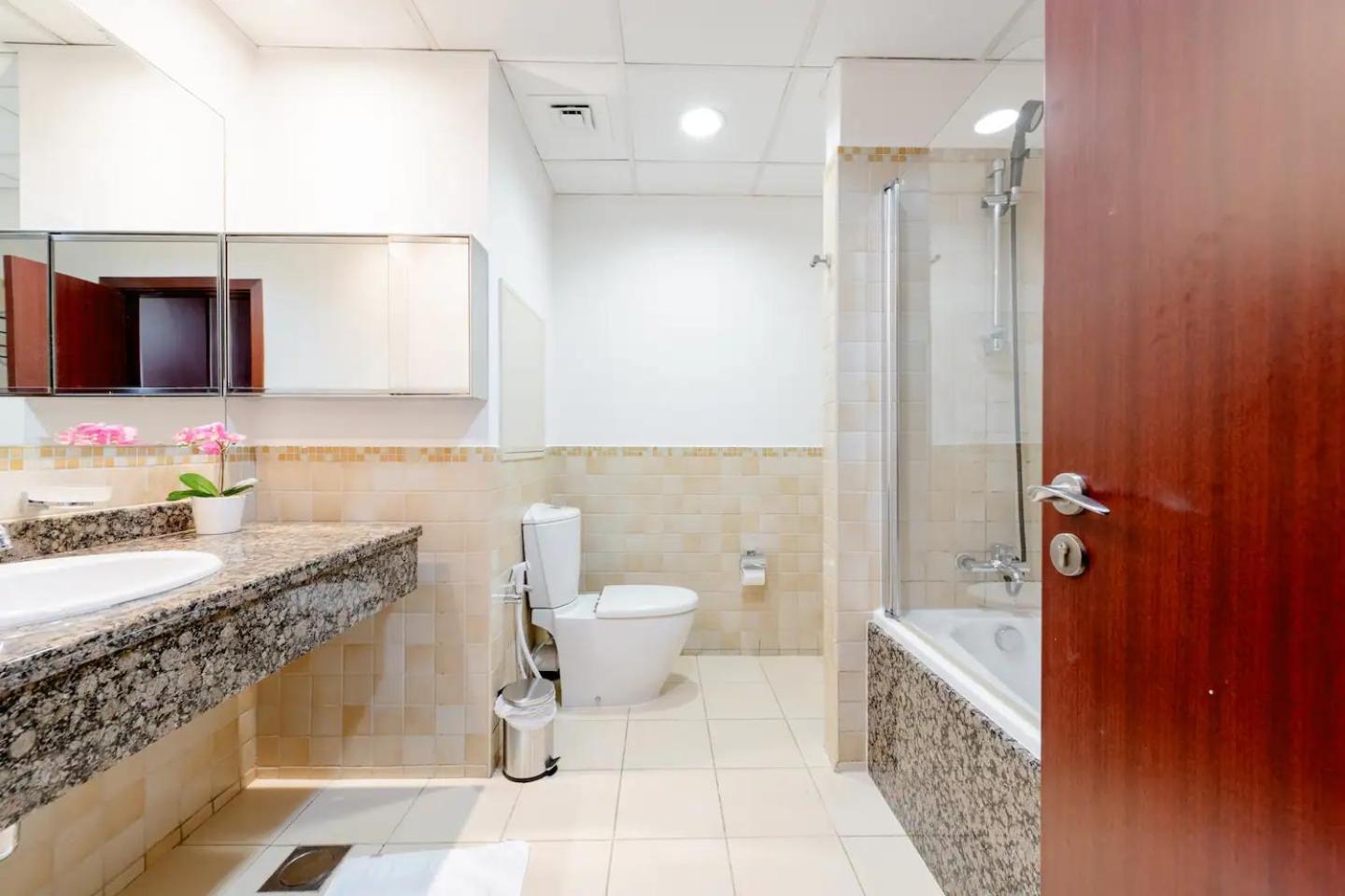 Moonlight Hostel Jbr - 2Min Walk To Jbr Beach - Gym - 2Min Metro Station - Poll Dubai Eksteriør bilde